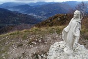 01 Madonnina del Costone (1195 m) con vista su Zogno
